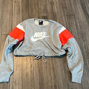 Cropped Nike hoodie